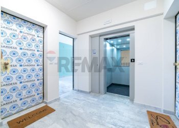 Hall / corridoio - Quadrilocale Via Monsignor Salvatore Messina Foti
 
9, Acireale - foto 27