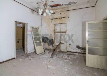 Stanza vuota - Casa indipendente Via Emanuele Bellia
 
250, Paterno - foto 12