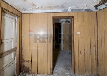 Hall / corridoio - Casa indipendente Via Emanuele Bellia
 
250, Paterno - foto 15