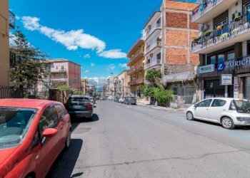 Edificio all\'aperto - Casa indipendente Via Emanuele Bellia
 
250, Paterno - foto 21