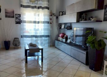 Soggiorno - Appartamento Villaggio S. Antonio
 
Pal. L, Camporotondo Etneo - foto 3