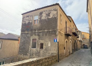 Edificio all\'aperto - Casa indipendente via fratelli Bruno
 
20, Piazza Armerina - foto 1