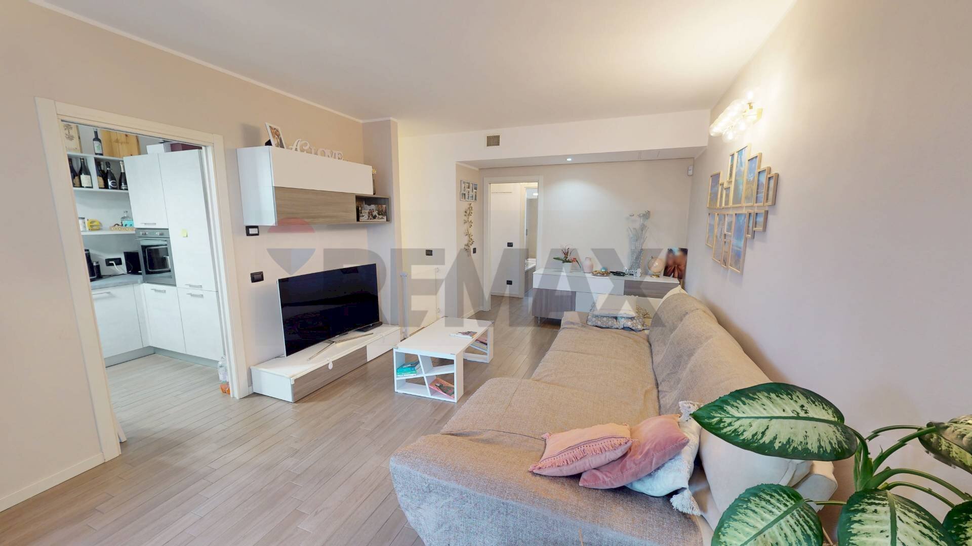 Soggiorno - Quadrilocale via Giuseppe Giusti
 
28, Rodano - foto 2