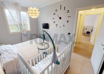 Camera / camera da letto - Quadrilocale Rodano - foto 22