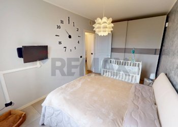 Camera / camera da letto - Quadrilocale Rodano - foto 24