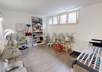 Camera / camera da letto - Quadrilocale Rodano - foto 28