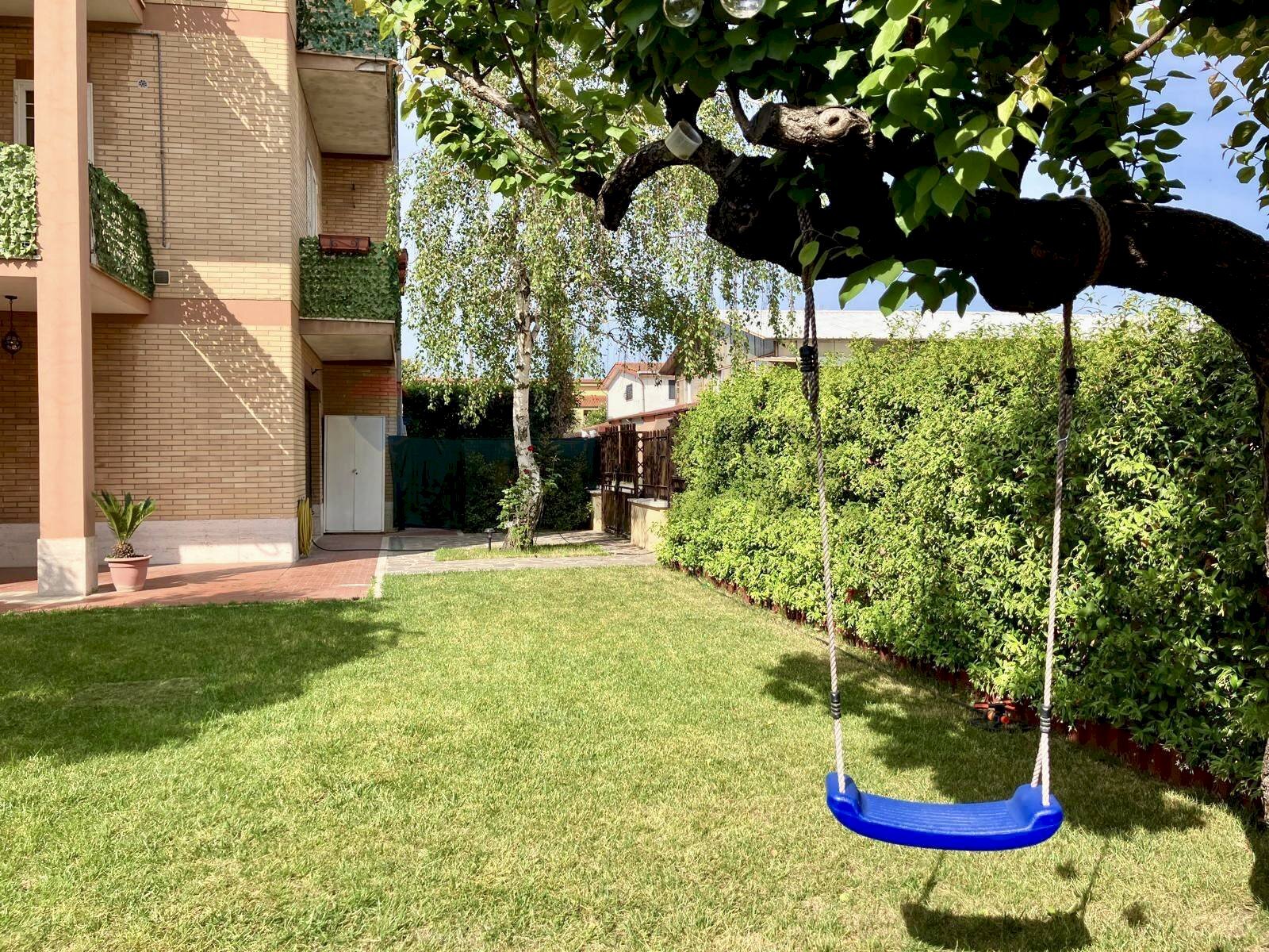 Giardino - Trilocale Via Giuseppe Lombardo Radice
19, Roma - foto 2