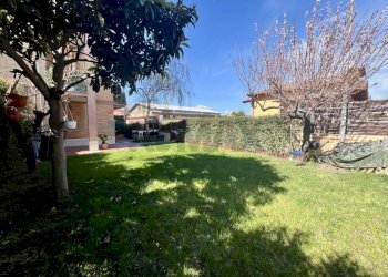 Giardino - Trilocale Via Giuseppe Lombardo Radice
 
19, Roma - foto 5