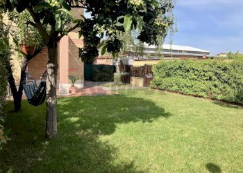 Giardino - Trilocale Via Giuseppe Lombardo Radice
 
19, Roma - foto 6