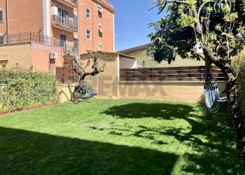 Giardino - Trilocale Via Giuseppe Lombardo Radice
 
19, Roma - foto 9