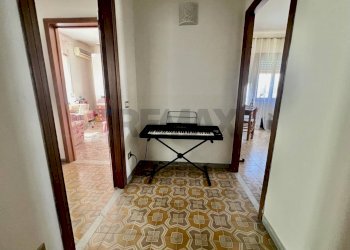 Hall / corridoio - Trilocale Via Giuseppe Lombardo Radice
 
19, Roma - foto 12