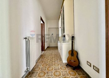 Hall / corridoio - Trilocale Via Giuseppe Lombardo Radice
 
19, Roma - foto 26