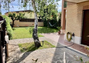 Giardino - Trilocale Via Giuseppe Lombardo Radice
 
19, Roma - foto 35