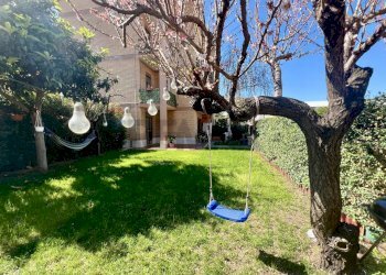 Giardino - Trilocale Via Giuseppe Lombardo Radice
 
19, Roma - foto 43