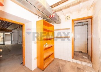 Dispensa di stoccaggio - Negozio Via Isidoro del lungo
 
63, Montevarchi - foto 13