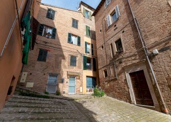 Edificio all\'aperto - Four-room apartment Vicolo del Giglio
 
2, Jesi - photo 14