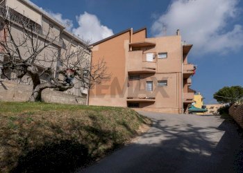 Edificio all\'aperto - Trilocale VIALE TRIESTE
 
5, Recanati - foto 1