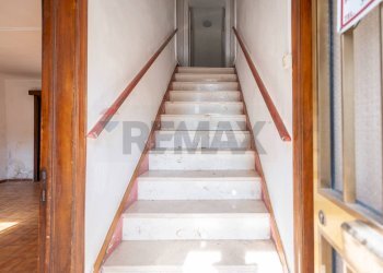 Scale - Casa semi indipendente via F.lli Rosselli
 
117, Santa Maria Nuova - foto 3