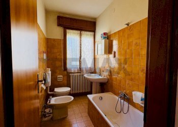 Bagno - Casa semi indipendente VIA MAZZINI
 
12, Tredozio - foto 11