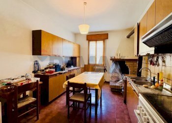 Cucina - Casa semi indipendente VIA MAZZINI
 
12, Tredozio - foto 14