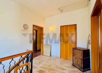 Hall / corridoio - Casa semi indipendente VIA MAZZINI
 
12, Tredozio - foto 17