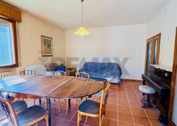 Sala da pranzo - Casa semi indipendente VIA MAZZINI
 
12, Tredozio - foto 23