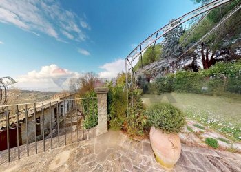 Giardino - Villa via San Bernardino
 
26, Bettona - foto 3