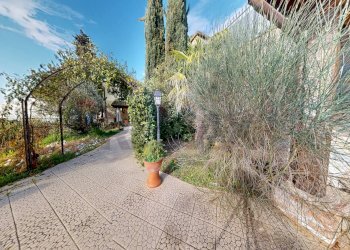 Edificio all\'aperto - Villa via San Bernardino
 
26, Bettona - foto 32