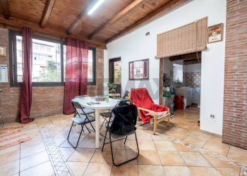 Sala da pranzo - Casa indipendente Via A. Malerba
 
7, Gravina di Catania - foto 3