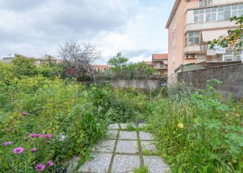 Giardino - Casa indipendente Via A. Malerba
 
7, Gravina di Catania - foto 9