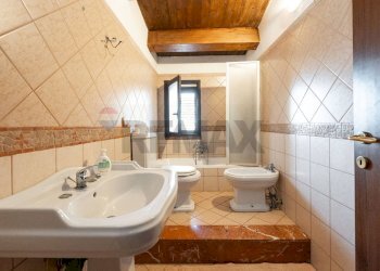 Bagno - Casa indipendente Via A. Malerba
 
7, Gravina di Catania - foto 17