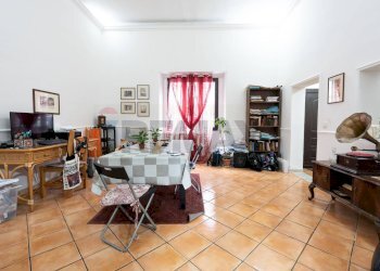 Sala da pranzo - Casa indipendente Via A. Malerba
 
7, Gravina di Catania - foto 26