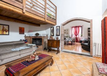 Soggiorno - Casa indipendente Via A. Malerba
 
7, Gravina di Catania - foto 30