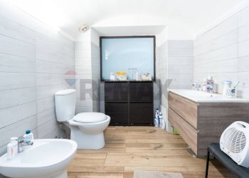 Bagno - Casa indipendente Via A. Malerba
 
7, Gravina di Catania - foto 35