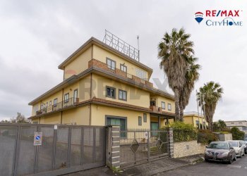 Edificio all\'aperto - Stabile - Palazzo sp 116, Aci Sant'Antonio - foto 9