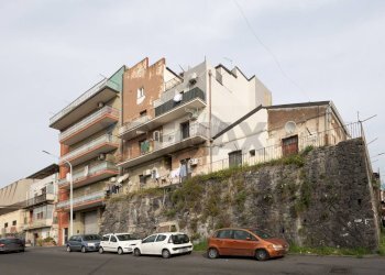 Edificio all\'aperto - Trilocale via maria assunta
 
68, Catania - foto 17