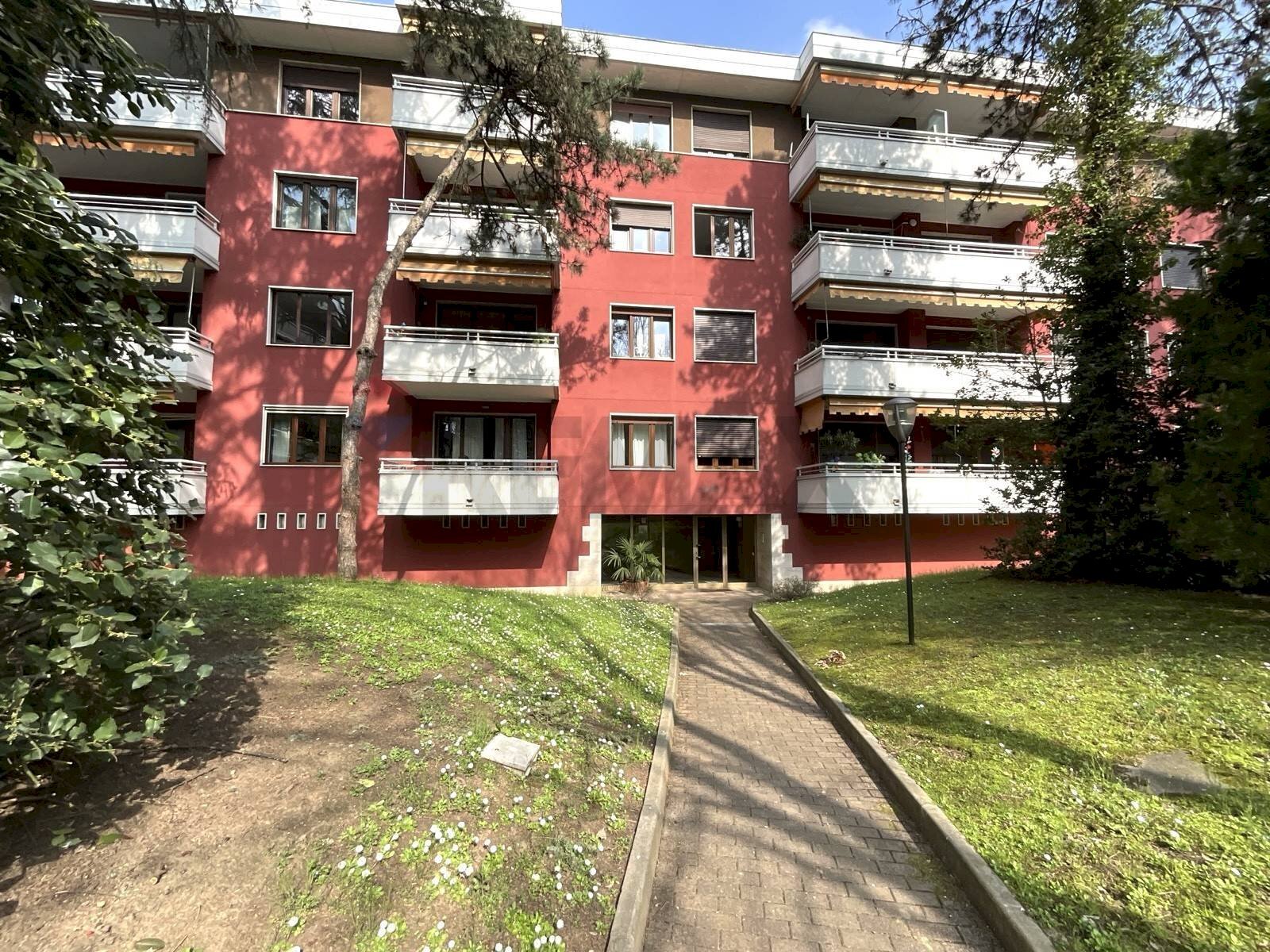 Edificio all\'aperto - Four-room apartment Piazza Cinque Giornate, Arese - photo 2