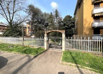 Edificio all\'aperto - Four-room apartment Piazza Cinque Giornate, Arese - photo 1