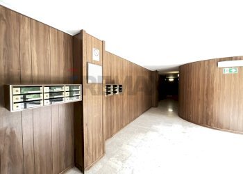 Ricezione / Lobby - Four-room apartment Piazza Cinque Giornate, Arese - photo 6