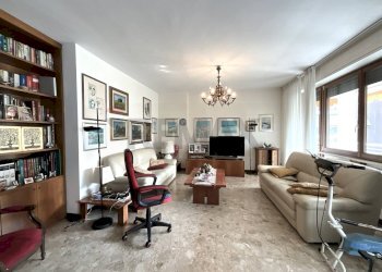 Soggiorno - Four-room apartment Piazza Cinque Giornate, Arese - photo 8