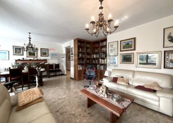 Sala da pranzo - Four-room apartment Piazza Cinque Giornate, Arese - photo 12