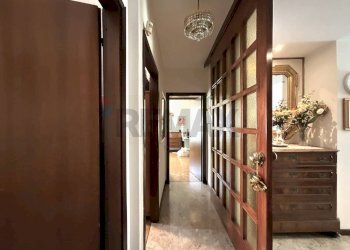 Hall / corridoio - Four-room apartment Piazza Cinque Giornate, Arese - photo 19