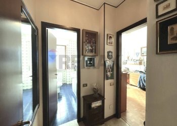 Hall / corridoio - Four-room apartment Piazza Cinque Giornate, Arese - photo 20