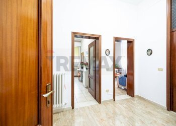 Hall / corridoio - Quadrilocale Via Marconi
 
15, Commessaggio - foto 9