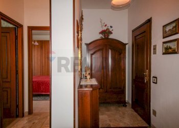 Hall / corridoio - Apartment Piazza Don Primo Mazzolari
 
11, Viadana - photo 40