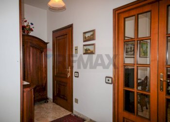 Hall / corridoio - Apartment Piazza Don Primo Mazzolari
 
11, Viadana - photo 43