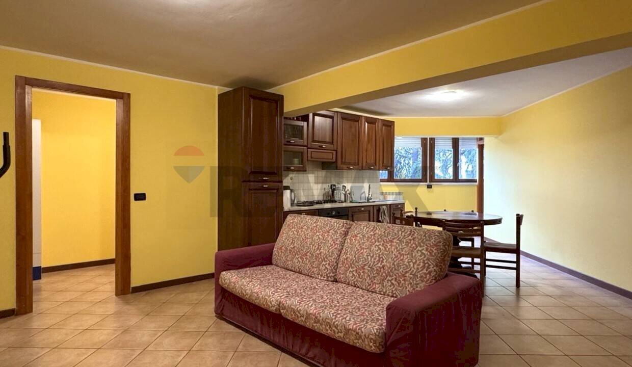 Sala da pranzo - Three-room apartment Via Prifernum
 
14, L'Aquila - photo 3