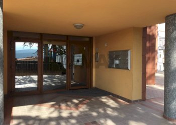 Ingresso palazzo - Three-room apartment Via Prifernum
 
14, L'Aquila - photo 2