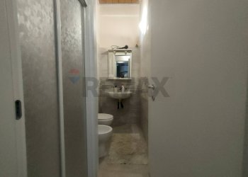 Bagno - One-room apartment Via Bucio da Ranallo, L'Aquila - photo 9