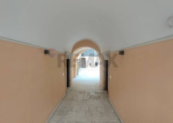 Hall / corridoio - One-room apartment Via Bucio da Ranallo, L'Aquila - photo 11